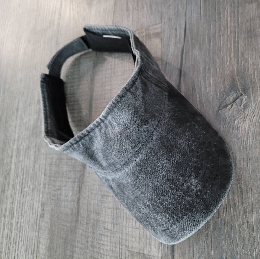 Woman's gray washed visor
